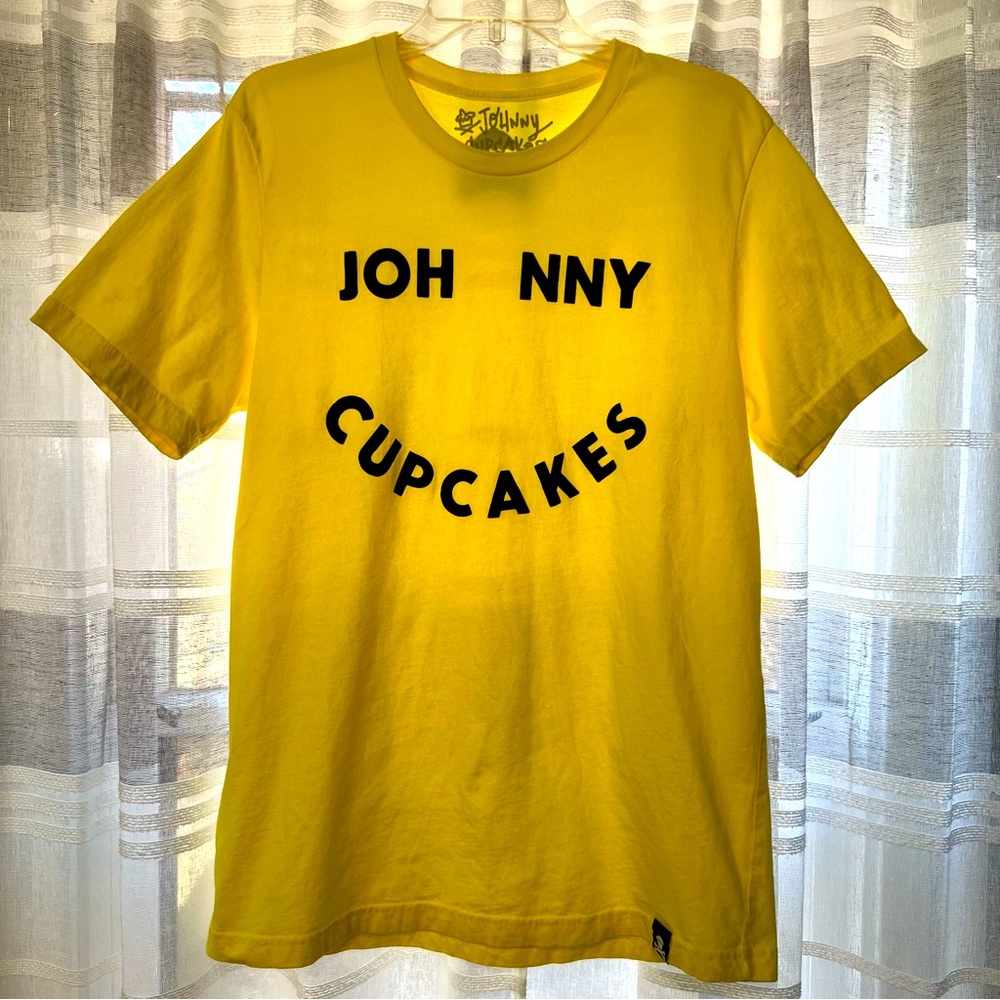 Johnny Cupcakes 2022 shirt, EUC, size large.